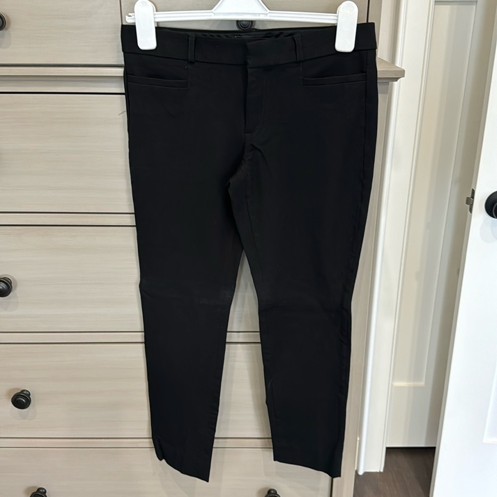 Black banana Republic, business casual slacks size 4 ankle length